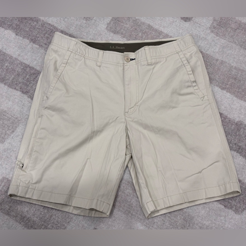 L.L. Bean Men's Light Tan Shorts
